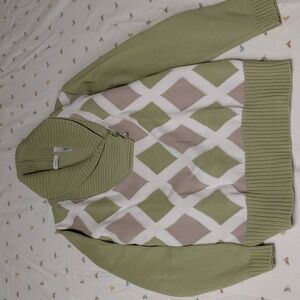 liz & co. Green and White Argyle Cowl Neck Sweater